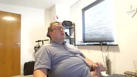 henrikrp1971 online show from October 2, 2:43 pm