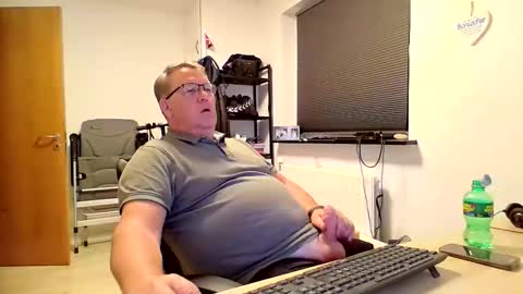 henrikrp1971 online show from November 5, 9:28 pm