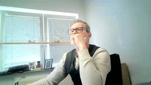 hering76 online show from March 31, 10:39 am