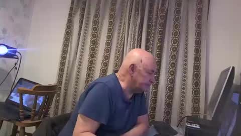 Snapshot of hermeneutika chatting on January 20, 7:04 am mature online show from January 20, 7:04 am