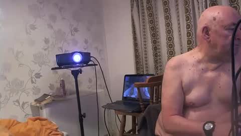 Snapshot of hermeneutika chatting on October 13, 4:51 am mature online show from October 13, 4:51 am