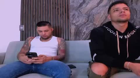 Snapshot of heteros_men chatting on October 14, 1:56 am heteros men online show from October 14, 1:56 am
