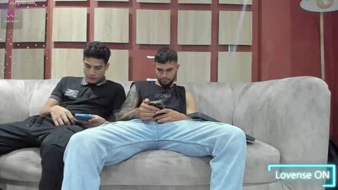 Snapshot of heteros_men chatting on March 9, 1:14 am heteros men online show from March 9, 1:14 am