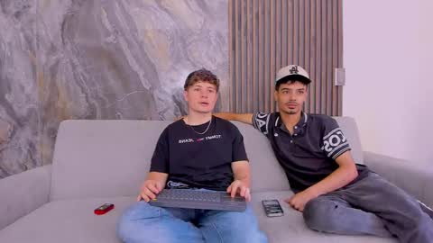 Snapshot of heteros_men chatting on September 28, 9:24 pm heteros men online show from September 28, 9:24 pm