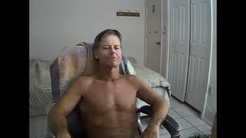 Snapshot of hewes1 chatting on October 10, 12:37 am hewes1 online show from October 10, 12:37 am