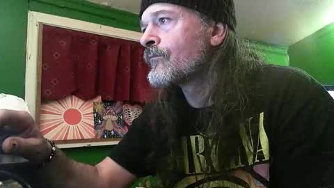 hippiedad333 online show from April 18, 2:35 am