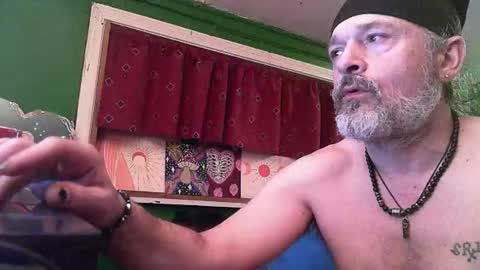 hippiedad333 online show from March 20, 1:09 am