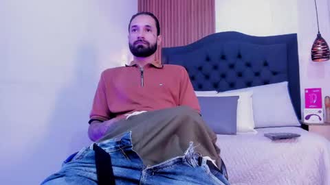 Hisoka online show from April 15, 8:20 pm