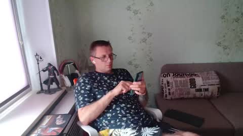 Snapshot of hlestus chatting on October 10, 7:02 am Wet Jack online show from October 10, 7:02 am