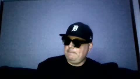 holden_minutz online show from July 22, 7:44 am