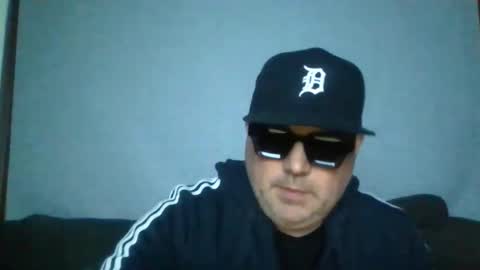 holden_minutz online show from March 18, 8:06 am