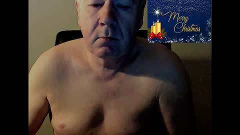 Snapshot of holgerhb53 chatting on December 25, 2:35 am Holger online show from December 25, 2:35 am