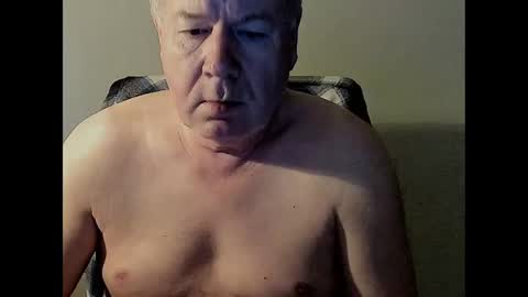 Snapshot of holgerhb53 chatting on February 9, 3:23 pm Holger online show from February 9, 3:23 pm