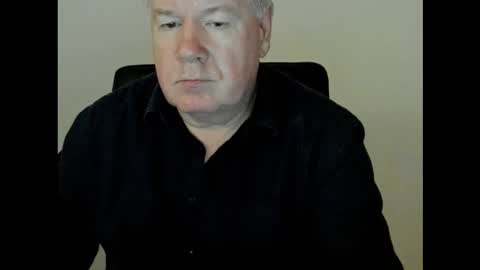 Snapshot of holgerhb53 chatting on September 15, 9:21 am Holger online show from September 15, 9:21 am
