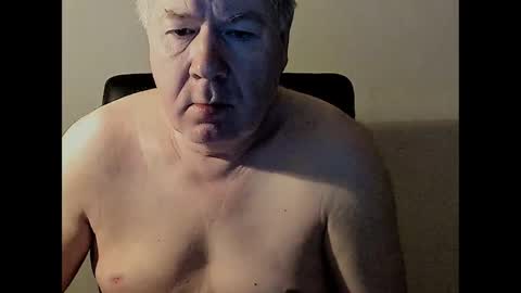 Snapshot of holgerhb53 chatting on March 8, 2:54 am Holger online show from March 8, 2:54 am