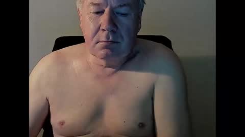 Snapshot of holgerhb53 chatting on February 28, 11:47 am Holger online show from February 28, 11:47 am