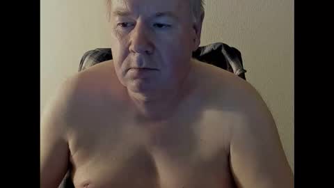 Snapshot of holgerhb53 chatting on October 12, 3:17 pm Holger online show from October 12, 3:17 pm