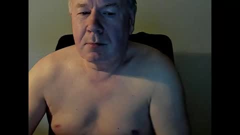 Snapshot of holgerhb53 chatting on February 16, 1:49 pm Holger online show from February 16, 1:49 pm