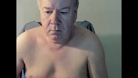 Snapshot of holgerhb53 chatting on March 9, 2:43 pm Holger online show from March 9, 2:43 pm