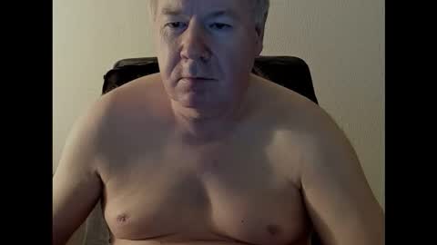 Snapshot of holgerhb53 chatting on October 7, 2:54 pm Holger online show from October 7, 2:54 pm