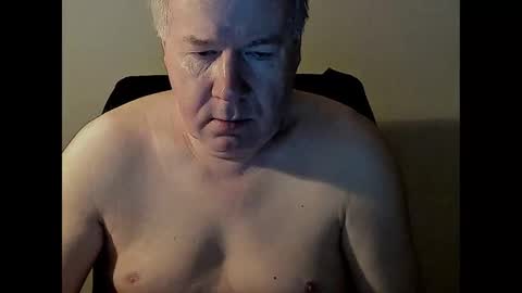 Snapshot of holgerhb53 chatting on March 4, 5:11 am Holger online show from March 4, 5:11 am