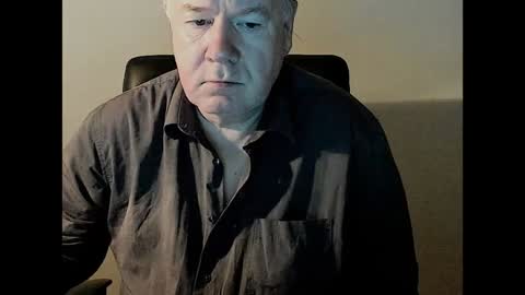 Snapshot of holgerhb53 chatting on December 3, 2:49 pm Holger online show from December 3, 2:49 pm
