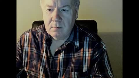 Snapshot of holgerhb53 chatting on December 31, 2:47 pm Holger online show from December 31, 2:47 pm