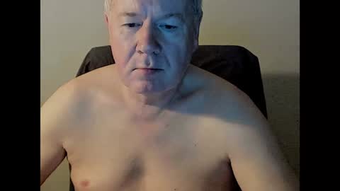 Snapshot of holgerhb53 chatting on December 20, 3:53 pm Holger online show from December 20, 3:53 pm