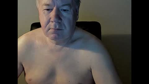 Snapshot of holgerhb53 chatting on January 27, 1:59 am Holger online show from January 27, 1:59 am