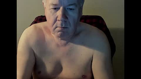 Snapshot of holgerhb53 chatting on December 29, 8:33 am Holger online show from December 29, 8:33 am