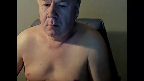Snapshot of holgerhb53 chatting on March 11, 2:29 pm Holger online show from March 11, 2:29 pm