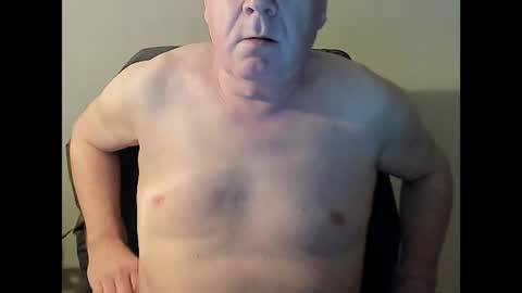 Snapshot of holgerhb53 chatting on December 4, 2:48 pm Holger online show from December 4, 2:48 pm