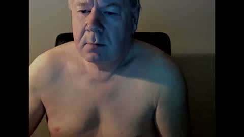 Snapshot of holgerhb53 chatting on January 21, 3:16 am Holger online show from January 21, 3:16 am