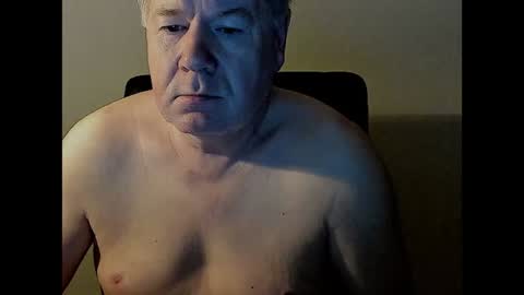 Snapshot of holgerhb53 chatting on January 18, 4:19 am Holger online show from January 18, 4:19 am