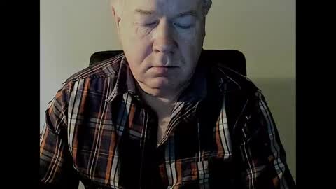 Snapshot of holgerhb53 chatting on February 22, 9:23 am Holger online show from February 22, 9:23 am