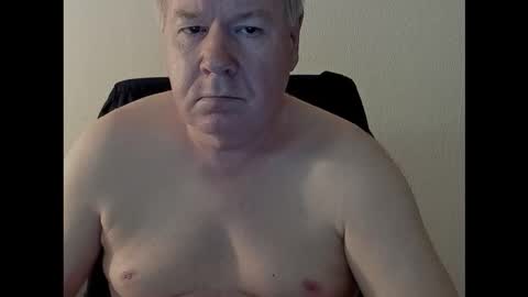 Snapshot of holgerhb53 chatting on September 30, 7:46 am Holger online show from September 30, 7:46 am