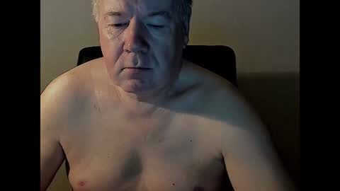 Snapshot of holgerhb53 chatting on January 23, 2:44 am Holger online show from January 23, 2:44 am