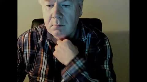 Snapshot of holgerhb53 chatting on February 24, 4:04 pm Holger online show from February 24, 4:04 pm