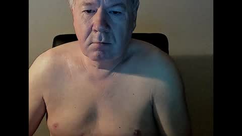 Snapshot of holgerhb53 chatting on January 24, 2:49 am Holger online show from January 24, 2:49 am