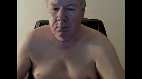 Snapshot of holgerhb53 chatting on October 5, 2:10 pm Holger online show from October 5, 2:10 pm