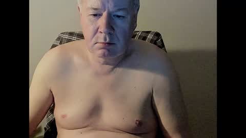 Snapshot of holgerhb53 chatting on December 10, 3:44 pm Holger online show from December 10, 3:44 pm