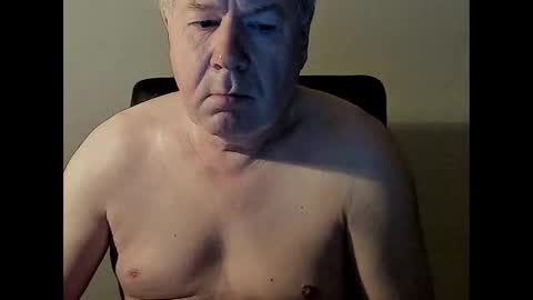 Snapshot of holgerhb53 chatting on February 10, 3:35 am Holger online show from February 10, 3:35 am