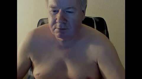 Snapshot of holgerhb53 chatting on October 11, 3:16 pm Holger online show from October 11, 3:16 pm