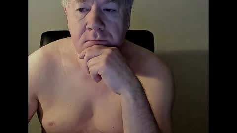 Snapshot of holgerhb53 chatting on March 10, 2:17 am Holger online show from March 10, 2:17 am