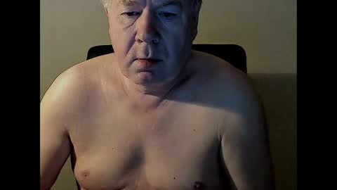 Snapshot of holgerhb53 chatting on March 12, 3:24 am Holger online show from March 12, 3:24 am