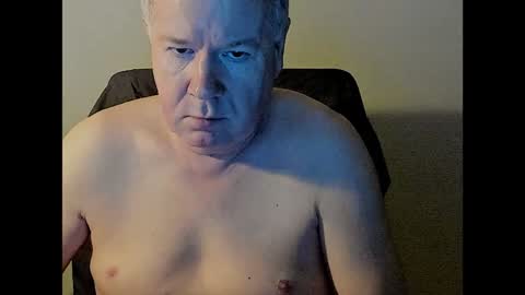 Snapshot of holgerhb53 chatting on December 19, 3:19 pm Holger online show from December 19, 3:19 pm