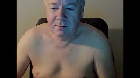 Snapshot of holgerhb53 chatting on December 21, 5:03 am Holger online show from December 21, 5:03 am