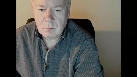 Snapshot of holgerhb53 chatting on December 15, 2:48 pm Holger online show from December 15, 2:48 pm