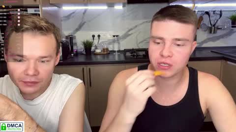 Snapshot of holy_eggs_00 chatting on October 15, 5:53 pm holy_eggs_00 online show from October 15, 5:53 pm