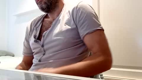 Snapshot of honeydaddyforyou chatting on March 12, 7:35 am honeydaddyforyou online show from March 12, 7:35 am